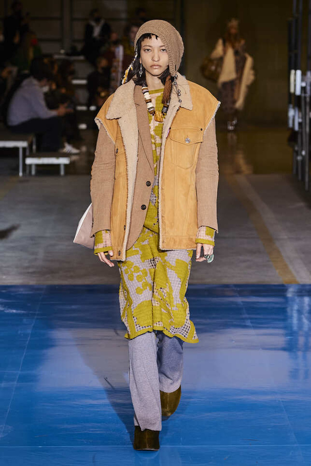 تصاميم كاجوال وعصرية في مجموعة DSquared2 لخريف وشتاء 2022