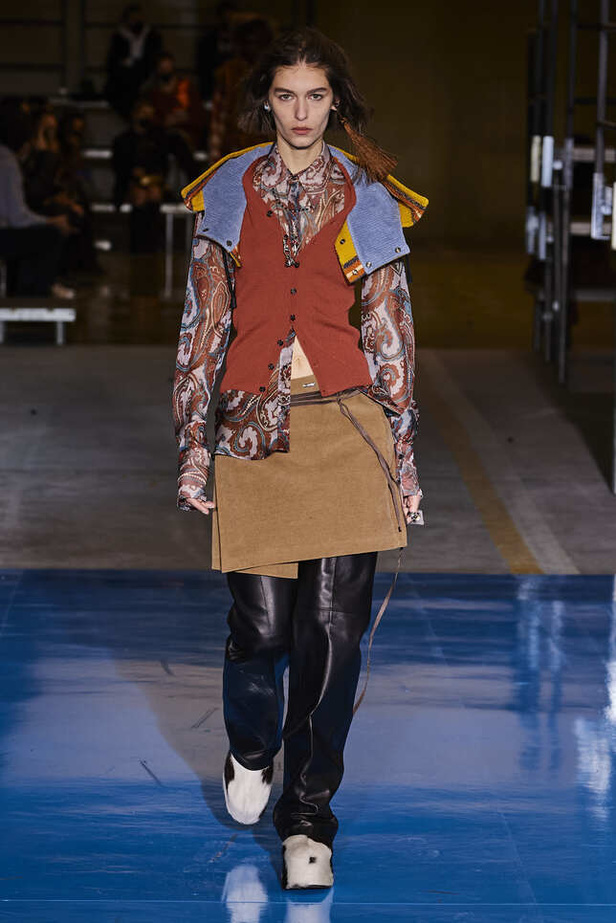 تصاميم كاجوال وعصرية في مجموعة DSquared2 لخريف وشتاء 2022