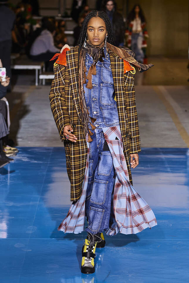 تصاميم كاجوال وعصرية في مجموعة DSquared2 لخريف وشتاء 2022