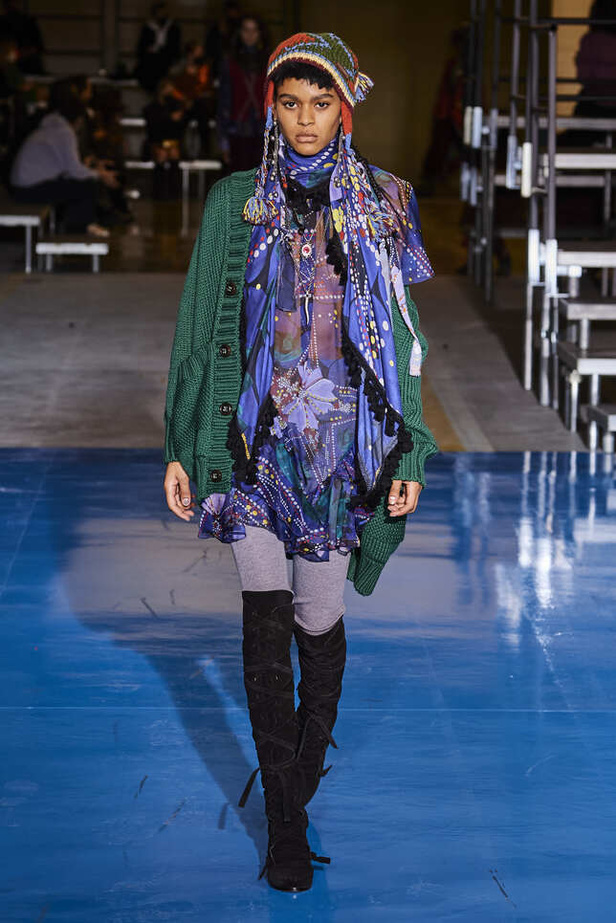 تصاميم كاجوال وعصرية في مجموعة DSquared2 لخريف وشتاء 2022