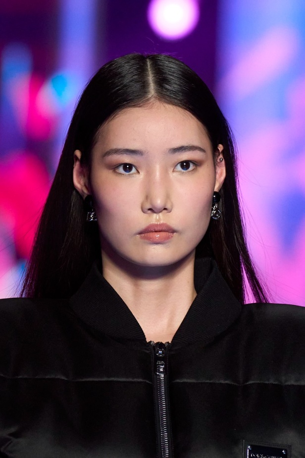 اطلالات جمالية من عرض أزياء Dolce&Gabbana لموسم خريف 2022