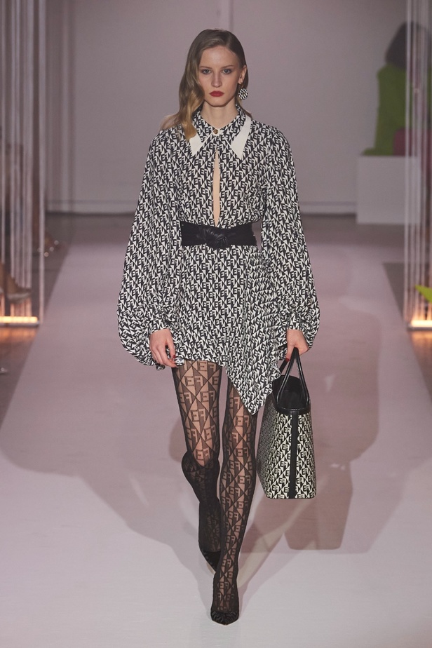 مجموعة Elisabetta Franchi لخريف وشتاء 2022