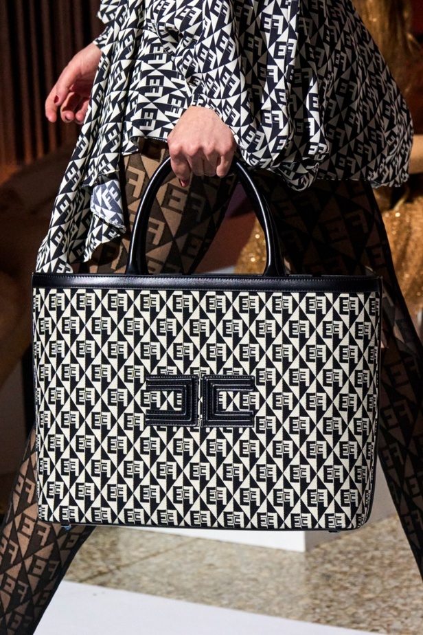 رائدات الموضة العربيات هن أبرز العارضات في مجموعة إليزابيتا فرانكي لخريف 22