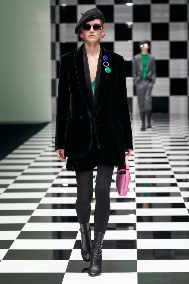  مجموعة Emporio Armani  لخريف 2022 أكثر تنوعًا وشمولًا من أي وقت مضى