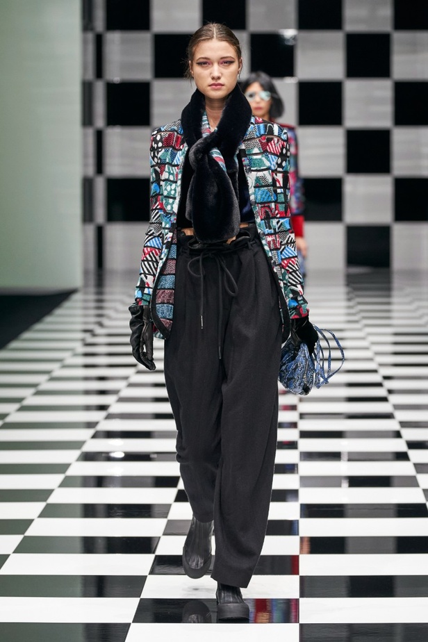  مجموعة Emporio Armani  لخريف 2022 أكثر تنوعًا وشمولًا من أي وقت مضى