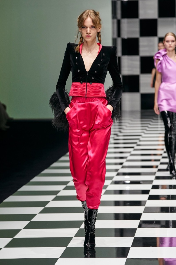  مجموعة Emporio Armani  لخريف 2022 أكثر تنوعًا وشمولًا من أي وقت مضى