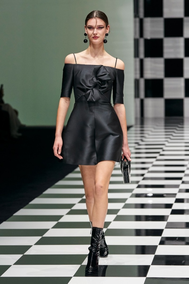  مجموعة Emporio Armani  لخريف 2022 أكثر تنوعًا وشمولًا من أي وقت مضى