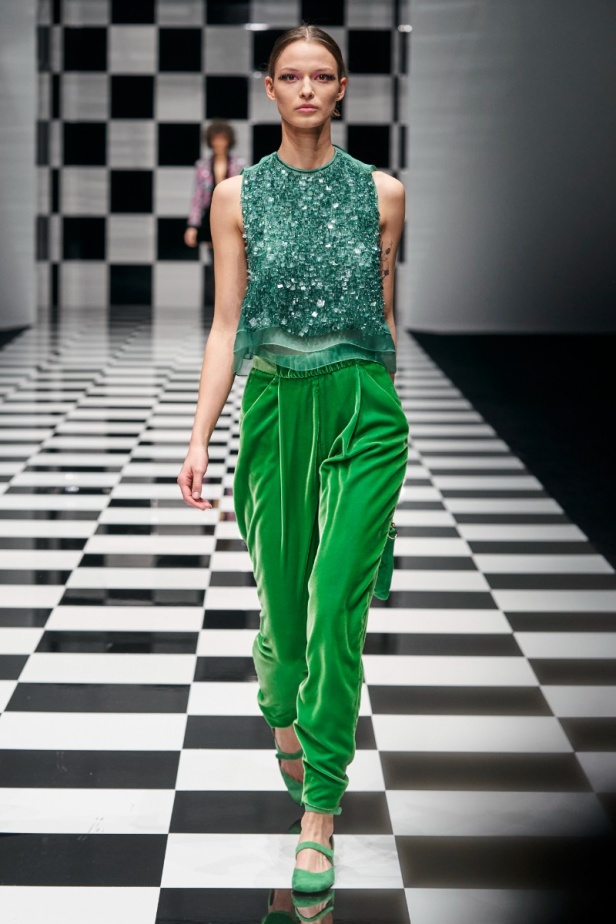  مجموعة Emporio Armani  لخريف 2022 أكثر تنوعًا وشمولًا من أي وقت مضى