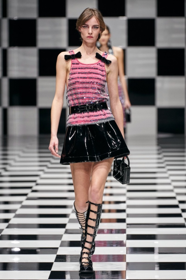  مجموعة Emporio Armani  لخريف 2022 أكثر تنوعًا وشمولًا من أي وقت مضى