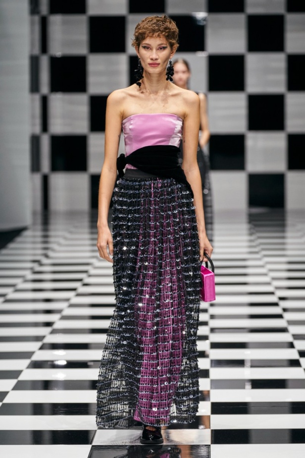  مجموعة Emporio Armani  لخريف 2022 أكثر تنوعًا وشمولًا من أي وقت مضى