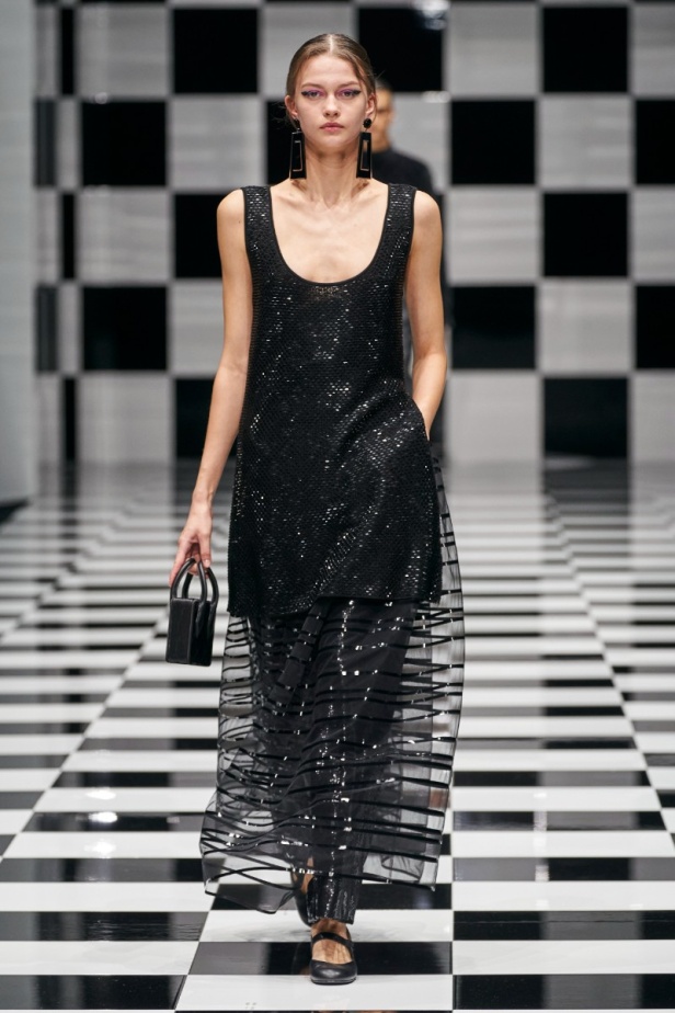  مجموعة Emporio Armani  لخريف 2022 أكثر تنوعًا وشمولًا من أي وقت مضى