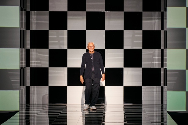  مجموعة Emporio Armani  لخريف 2022 أكثر تنوعًا وشمولًا من أي وقت مضى