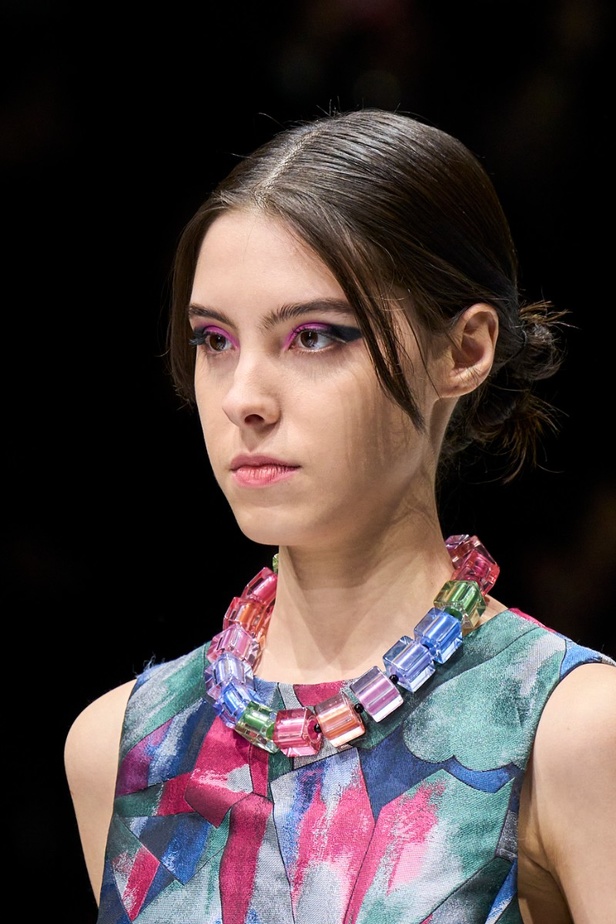 اطلالات جمالية من عرض Emporio Armani  لخريف 2022