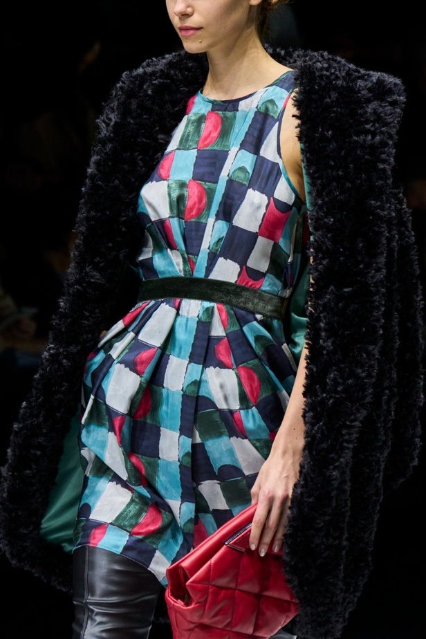  مجموعة Emporio Armani  لخريف 2022 أكثر تنوعًا وشمولًا من أي وقت مضى