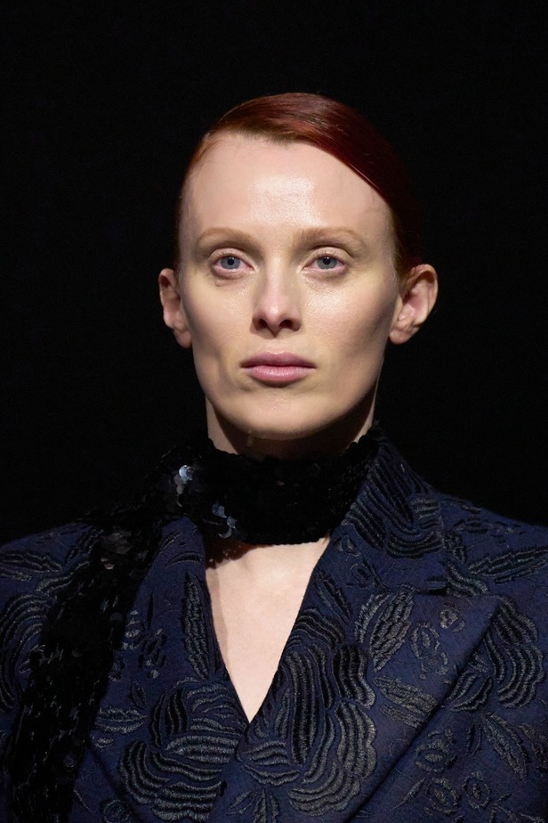 اطلالات جمالية عرض Erdem لخريف وشتاء 2022