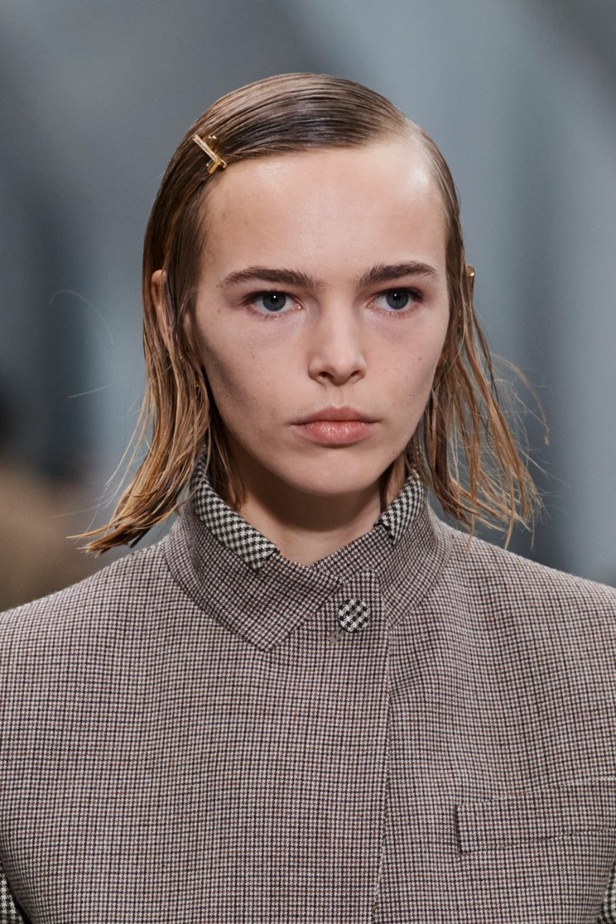 من عرض فندي لموسم خريف 2022