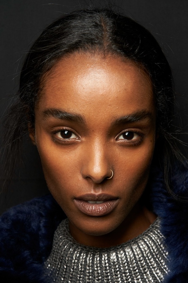 اطلالات جمالية من عرض أزياء البيرتا فيريتي لموسم خريف وشتاء 2022