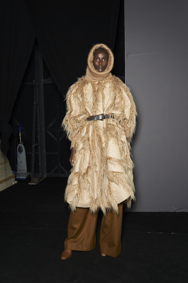 عرض أزياء Alberta Ferretti لموسم خريف 2022