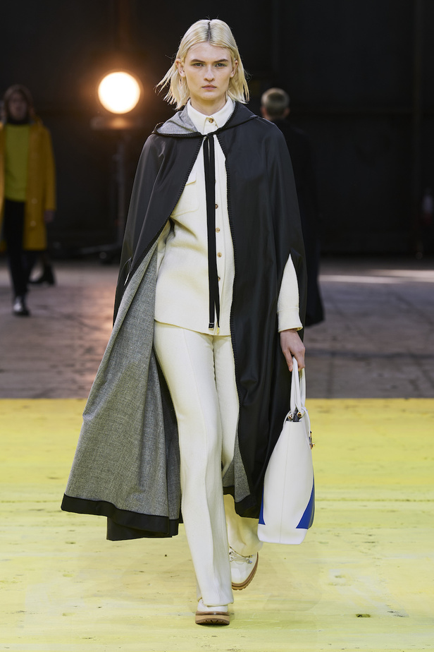 منمجموعة غابرييلا هيرست لخريف وشتاء 2022-2023