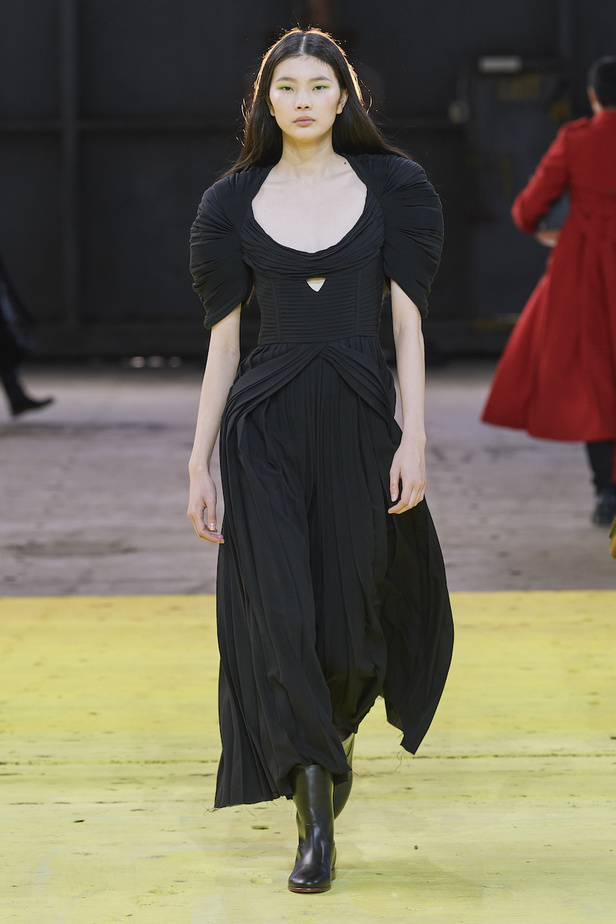 منمجموعة غابرييلا هيرست لخريف وشتاء 2022-2023