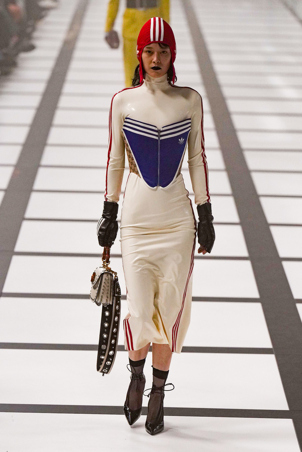 تعاون Adidas وGucci يذهل الحضور في مجموعة "غوشي" لخريف وشتاء 2022