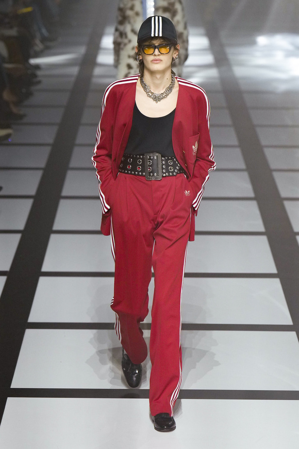 تعاون Adidas وGucci يذهل الحضور في مجموعة "غوشي" لخريف وشتاء 2022