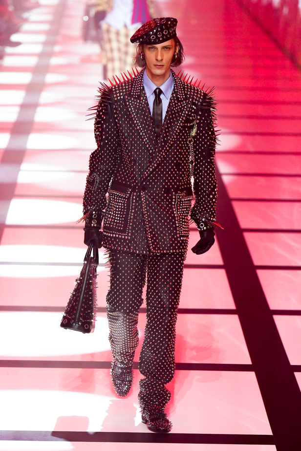 تعاون Adidas وGucci يذهل الحضور في مجموعة "غوشي" لخريف وشتاء 2022