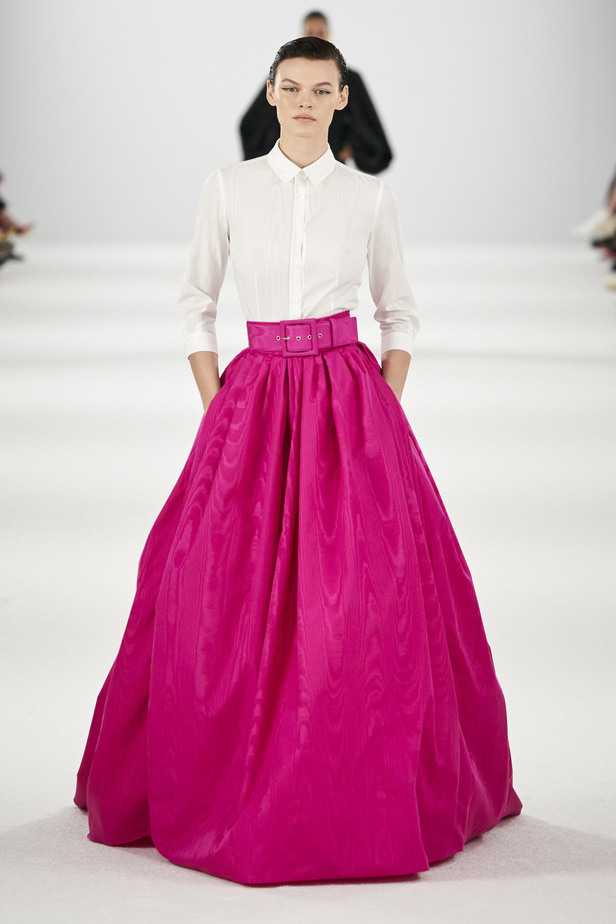 عرض أزياء مجموعة Carolina Herrera لموسم خريف وشتاء 2022 في نيويورك