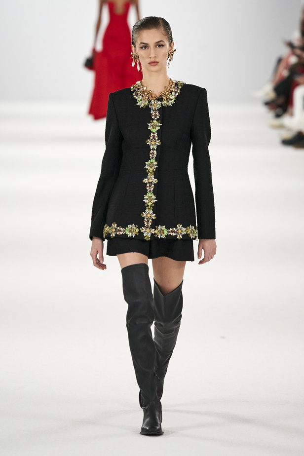 عرض أزياء مجموعة Carolina Herrera لموسم خريف وشتاء 2022 في نيويورك