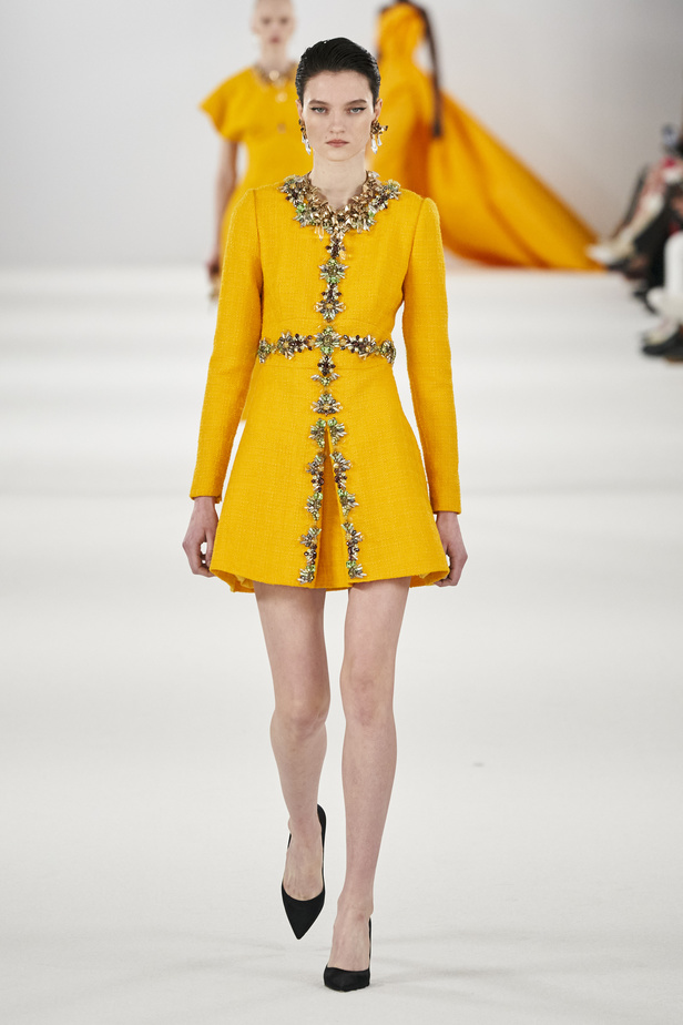 عرض أزياء مجموعة Carolina Herrera لموسم خريف وشتاء 2022 في نيويورك