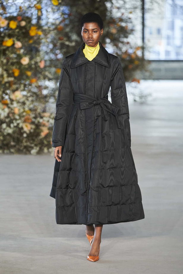عرض أزياء مجموعة Jason Wu لموسم خريف وشتاء 2022 في نيويورك
