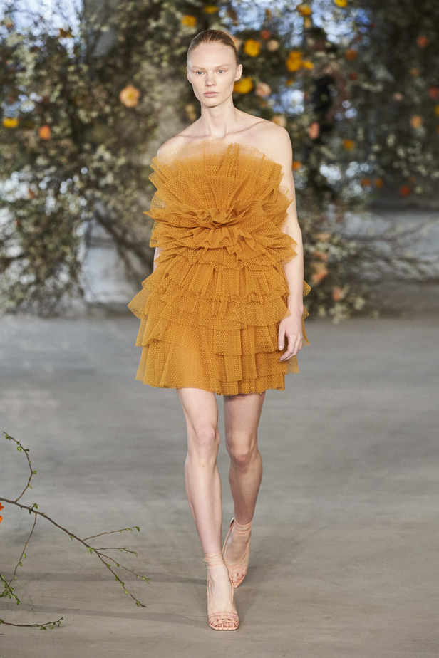 عرض أزياء مجموعة Jason Wu لموسم خريف وشتاء 2022 في نيويورك