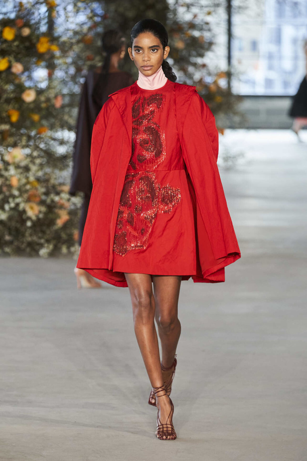عرض أزياء مجموعة Jason Wu لموسم خريف وشتاء 2022 في نيويورك