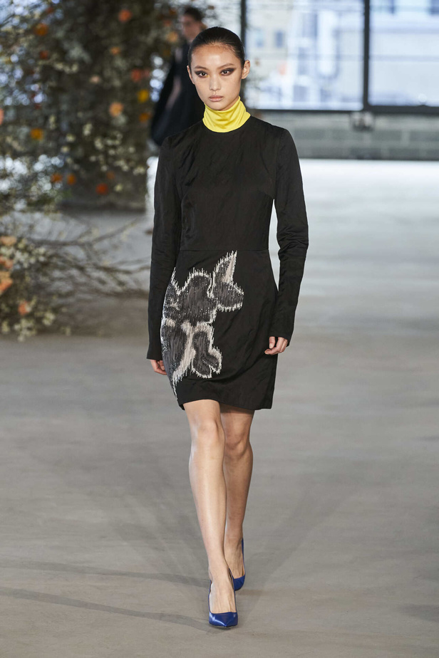 عرض أزياء مجموعة Jason Wu لموسم خريف وشتاء 2022 في نيويورك