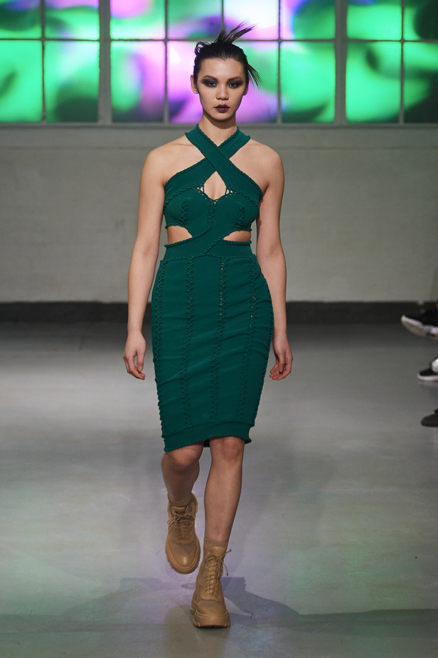 عرض أزياء مجموعة Mark Fast لموسم خريف وشتاء 2022 في لندن