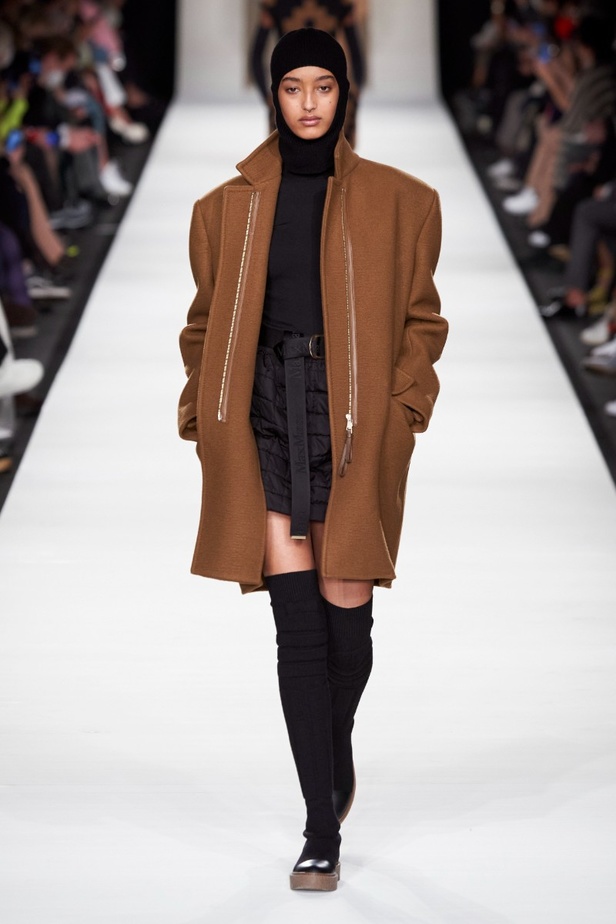 مجموعة  Max Mara لخريف 2022 تلبي متطلبات الجيل الجديد