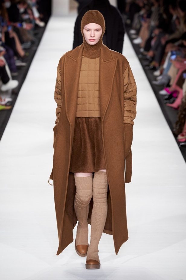 مجموعة  Max Mara لخريف 2022 تلبي متطلبات الجيل الجديد