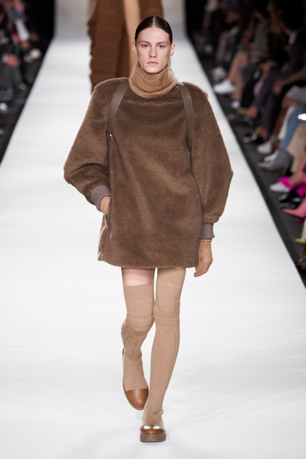 مجموعة  Max Mara لخريف 2022 تلبي متطلبات الجيل الجديد