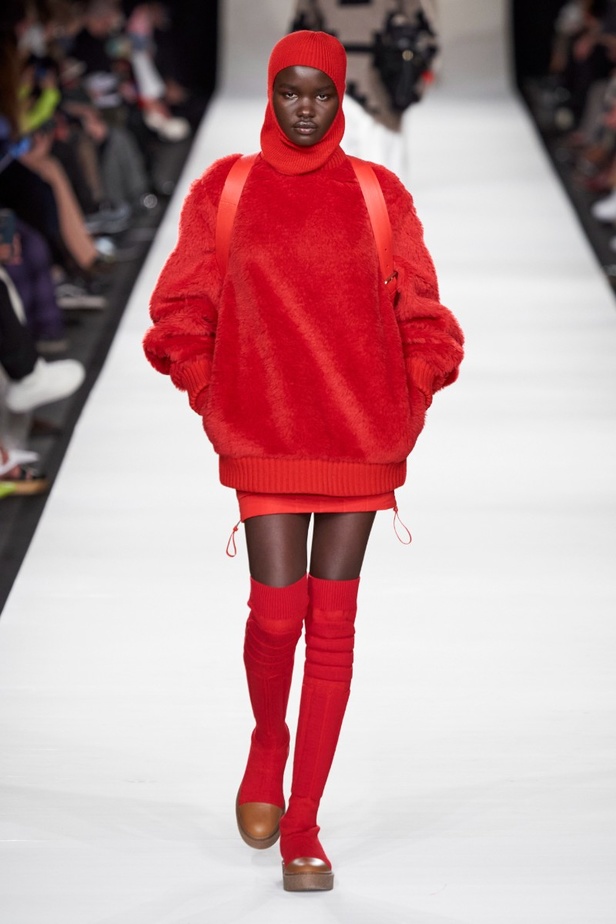 مجموعة  Max Mara لخريف 2022 تلبي متطلبات الجيل الجديد