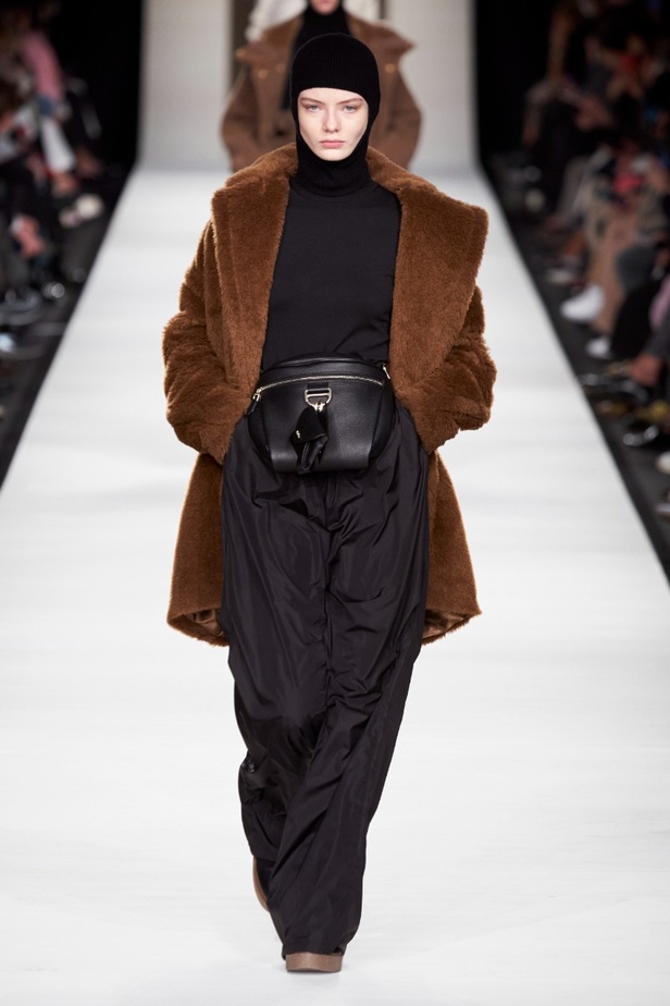 مجموعة  Max Mara لخريف 2022 تلبي متطلبات الجيل الجديد