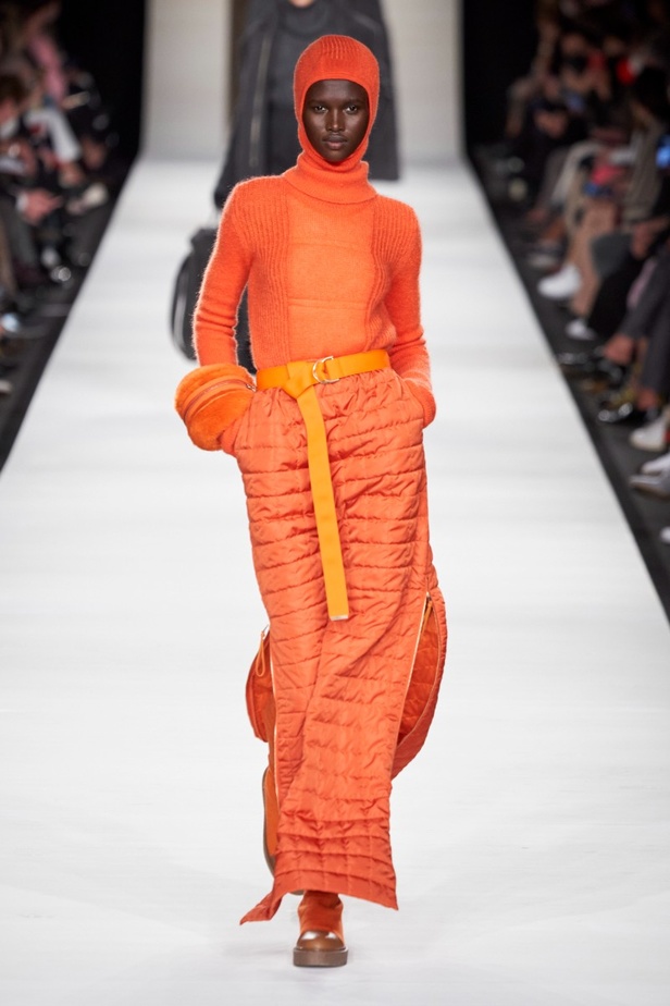 مجموعة  Max Mara لخريف 2022 تلبي متطلبات الجيل الجديد