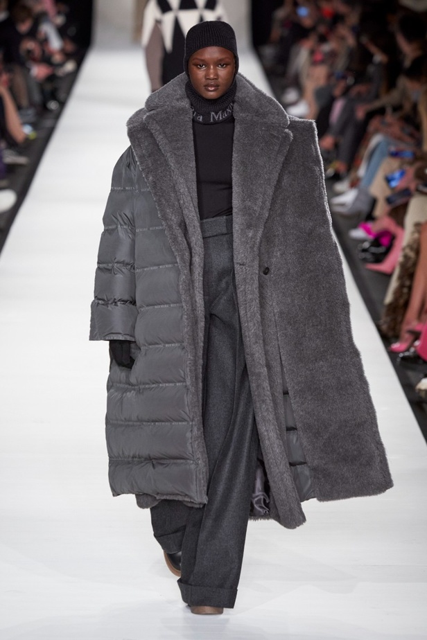 مجموعة  Max Mara لخريف 2022 تلبي متطلبات الجيل الجديد