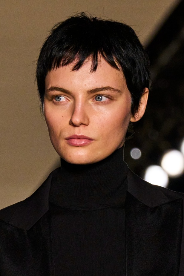 اطلالات جمالية من عرض  Max Mara لخريف 2022