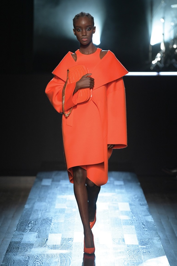 مجموعة Michael Kors لخريف وشتاء 2022 رسالة حب إلى ليالي نيويورك