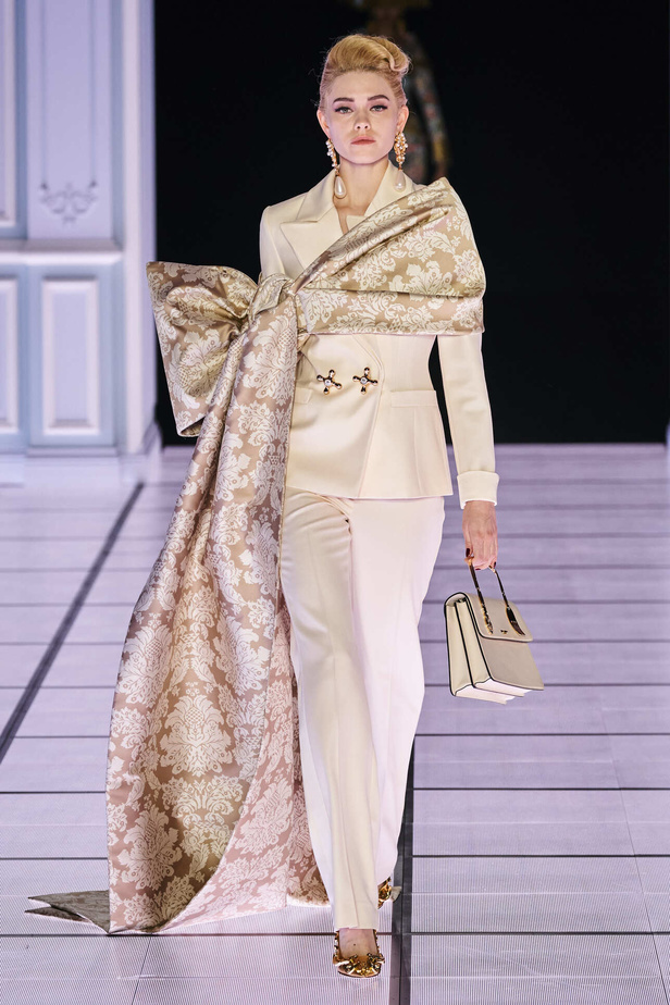 عرض أزياء مجموعة Moschino لموسم خريف وشتاء 2022 في ميلانو