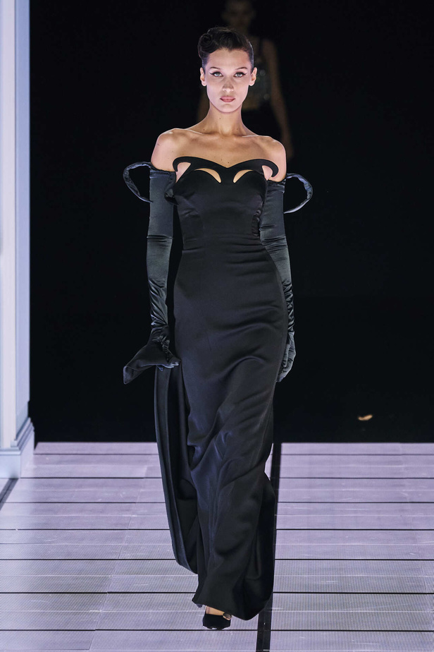 عرض أزياء مجموعة Moschino لموسم خريف وشتاء 2022 في ميلانو