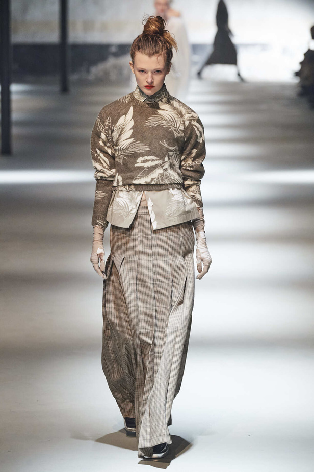 عرض أزياء مجموعة N21 لموسم خريف وشتاء 2022 في ميلانو