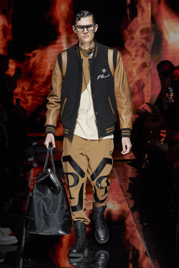 من عرض أزياء Philipp Plein لموسم خريف 2022