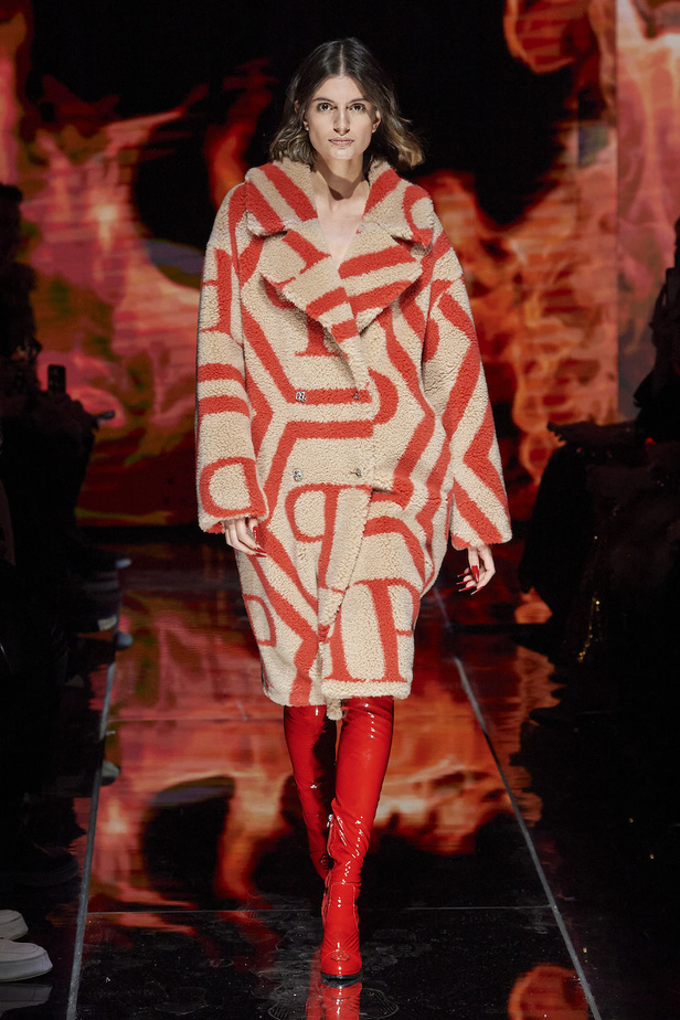 من عرض أزياء Philipp Plein لموسم خريف 2022