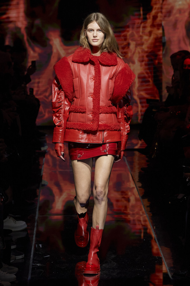 من عرض أزياء Philipp Plein لموسم خريف 2022